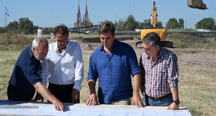 Gabriel Katopodis recorrió las obras del río Luján