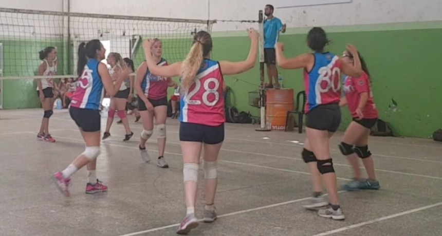 Victor Gianti: "El equipo femenino clasificó y va a participar en el Torneo de la Cuenca del Salado"
