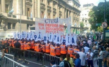Claudia Repetto: “Estamos en la calle para que el gobierno cumpla con la ley”