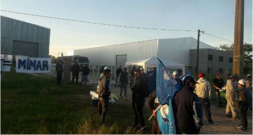 “Se enriquecen a costillas de los trabajadores”