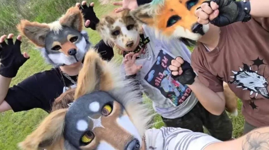 Los therians y el recuerdo del hombre gato