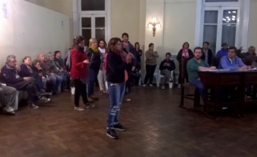 Tras el reclamo de los vecinos las viviendas sociales se construirán de material
