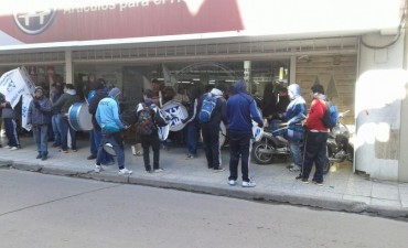 CESPLL: 20 días de protesta por empleados de Comercio
