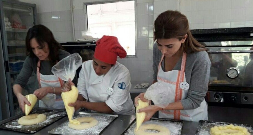 Juliana Awada y Carolina Stanley, reposteras en "De la Nada"