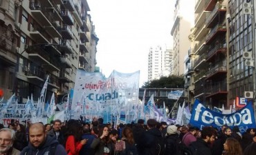 Docentes universitarios paran toda la semana
