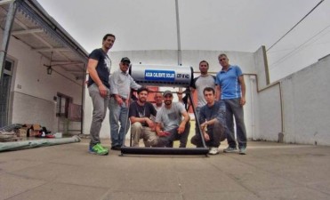 Estudiantes del CFP Nº 403 instalaron un termo solar en el jardín Negrito Manuel