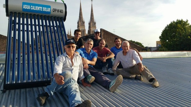 El CFP Nº 403 instaló un termo solar en el jardín "Negrito Manuel"