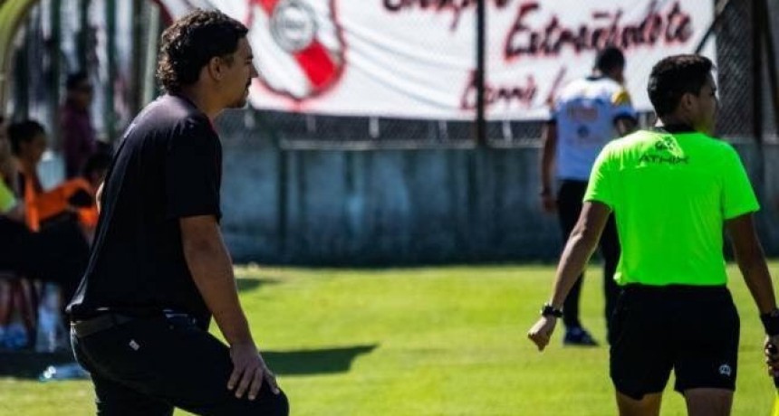Santiago Garate:"Las chicas se agrandan en los partidos contra los clubes grandes"