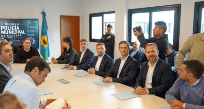 La reuni&oacute;n de Boto y otros 11 intendentes por las polic&iacute;as municipales