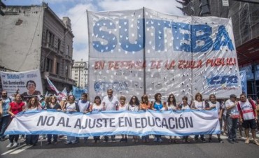 Los maestros paran mañana por 24 horas