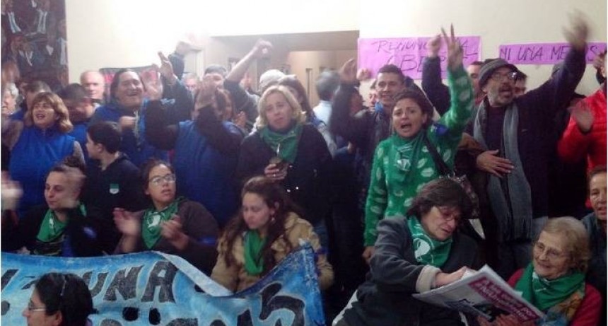 “Que no se sesione más hasta que se solucione el reclamo de los municipales”