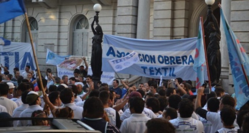 “Los trabajadores siempre pagamos los platos rotos”