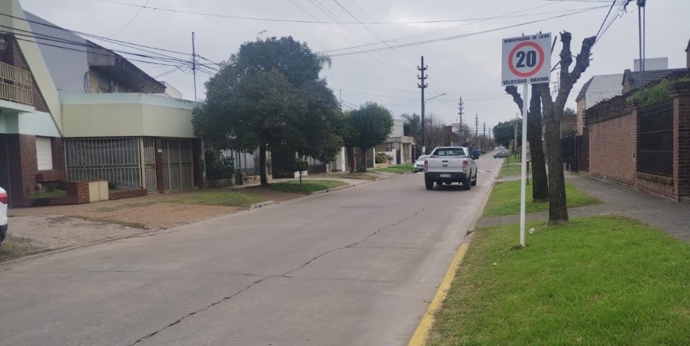 Sorprenden a un hombre y le roban la camioneta al llegar a su casa