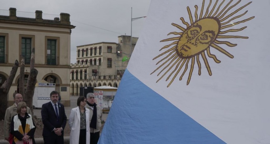Jáuregui celebró la Independencia