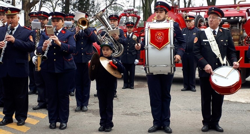 La banda de los Bomberos festejó el 9 de Julio
