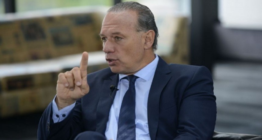 "Me parece que hay algún famoso en el medio”