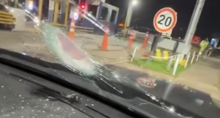 Ataque a piedrazos a una familia viajera