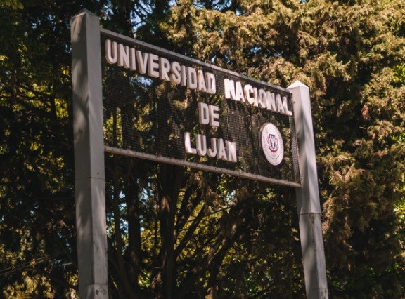 Estudiantes de la UNLu expusieron un hecho de inseguridad