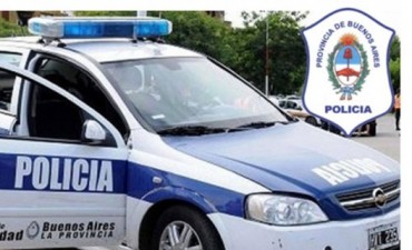 Martes por la noche: Asaltaron un minimercado y escaparon con una caja registradora