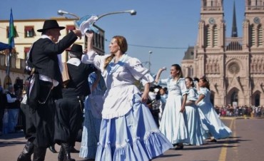 Mas de 2000 jinetes desfilaron por la Av. Nuestra Señora de Luján