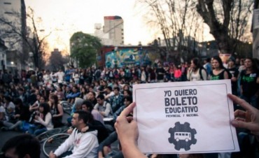 El ejecutivo local sigue sin implementar el Boleto Educativo Gratuito