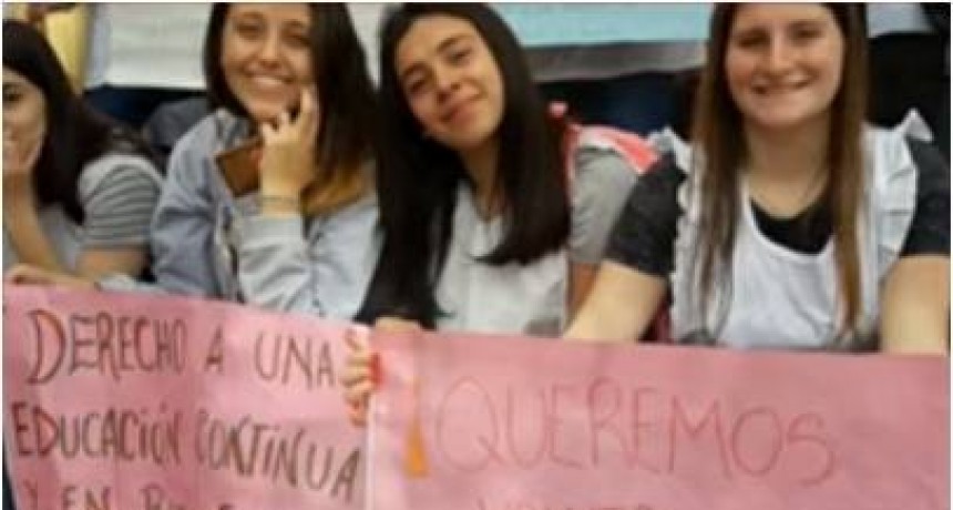 “Reclamamos por el derecho a la educación de los chicos”