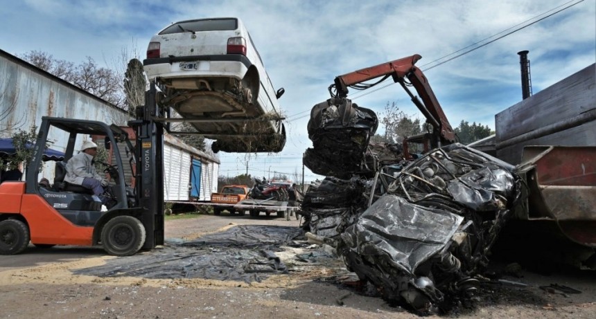 El Municipio compactó más de 500 vehículos secuestrados 