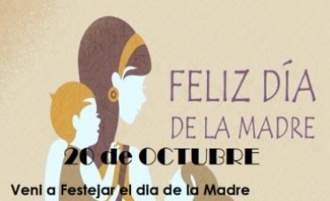 Festejo del Día de la Madre en La Casita de la Tercera edad