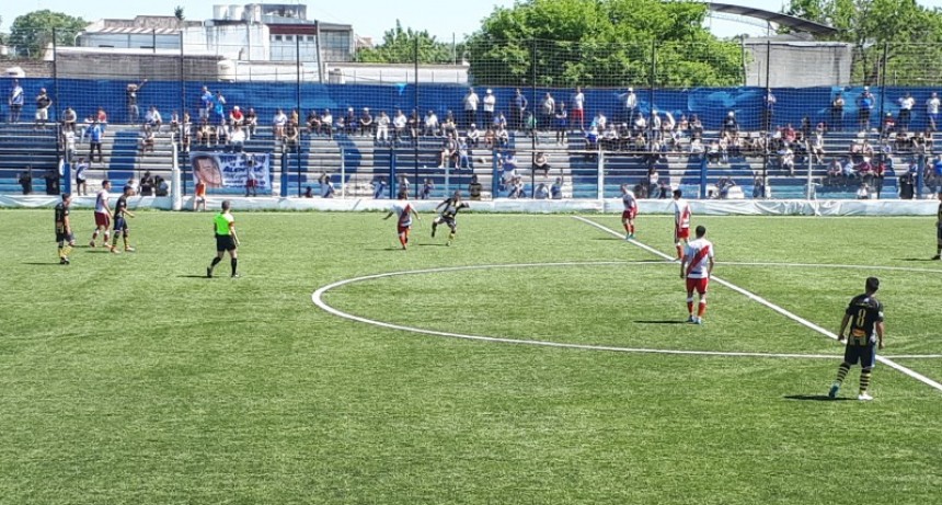 Luján perdió en Libertad y Campodónico se alejó del Club