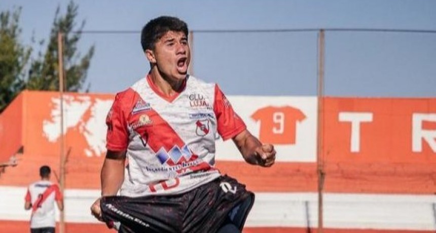 Ulises Bustos: "Jugar en primera con la camiseta que amo y recibir el cariño de la gente es increíble"