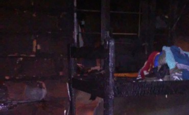 Se incendió una vivienda en el barrio Ceibo