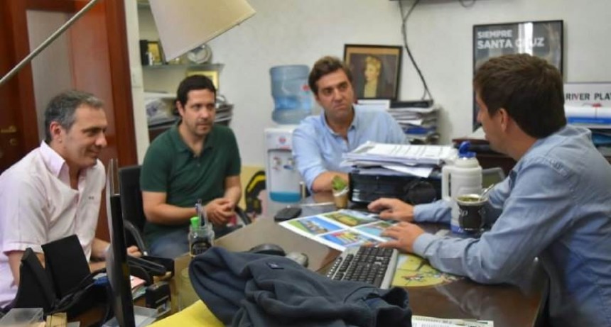 "Me piden que nos juntemos para sacar a este cachivache"