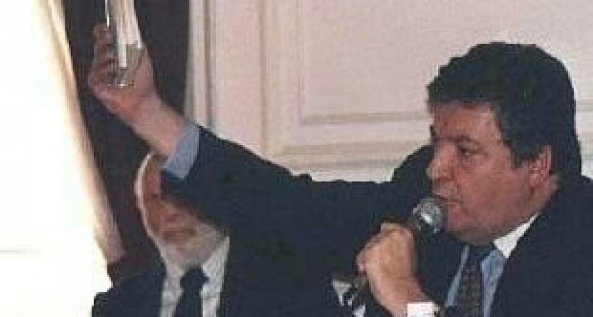 "Arman las causas con mucho papel de diario"