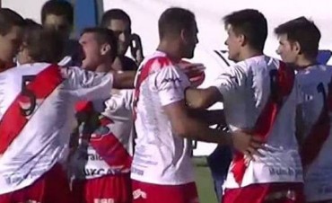 Elías Mendoza: "Hay muchas cosas que me faltan aprender, eso te lo da la experiencia y los partidos"